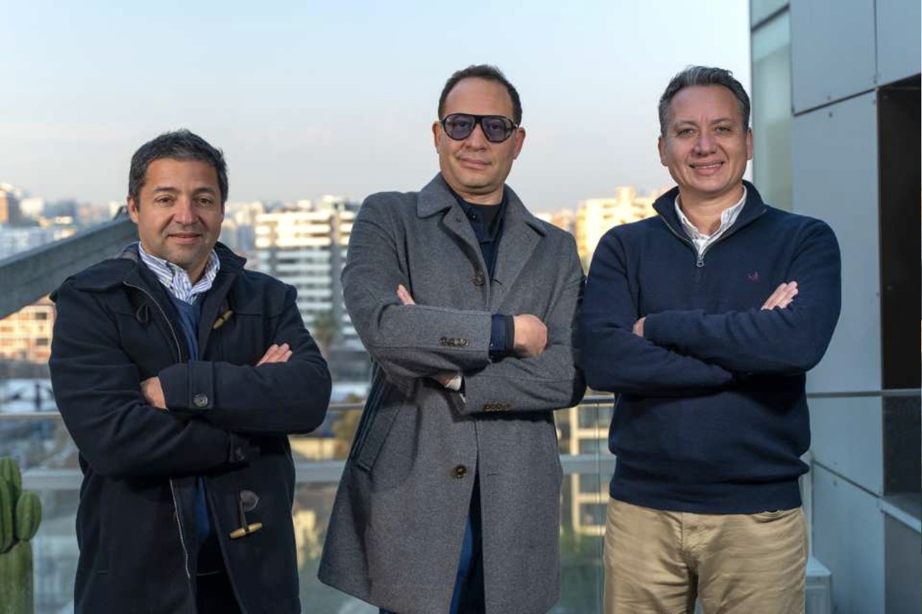 Rodrigo Venegas, Gonzalo Navarrete y Claudio Barrientos, del equipo Oncoger